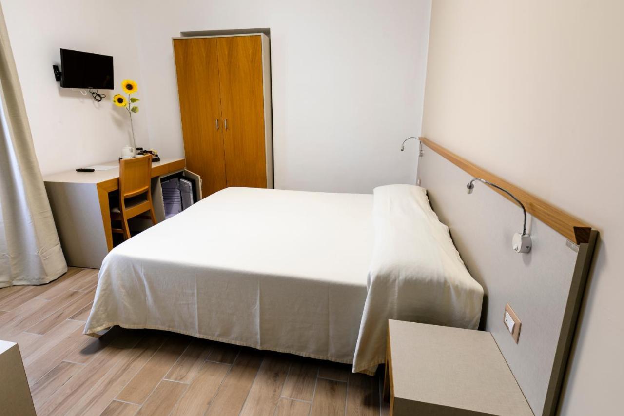 Spira Mirabilis Napoli Hotel Luaran gambar