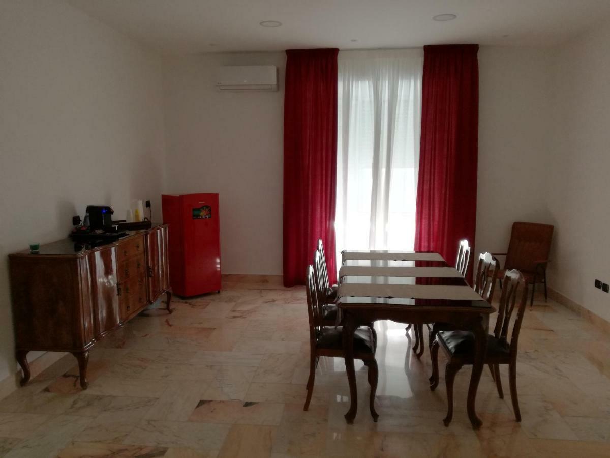 Spira Mirabilis Napoli Hotel Luaran gambar