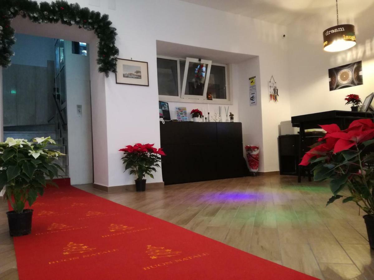 Spira Mirabilis Napoli Hotel Luaran gambar